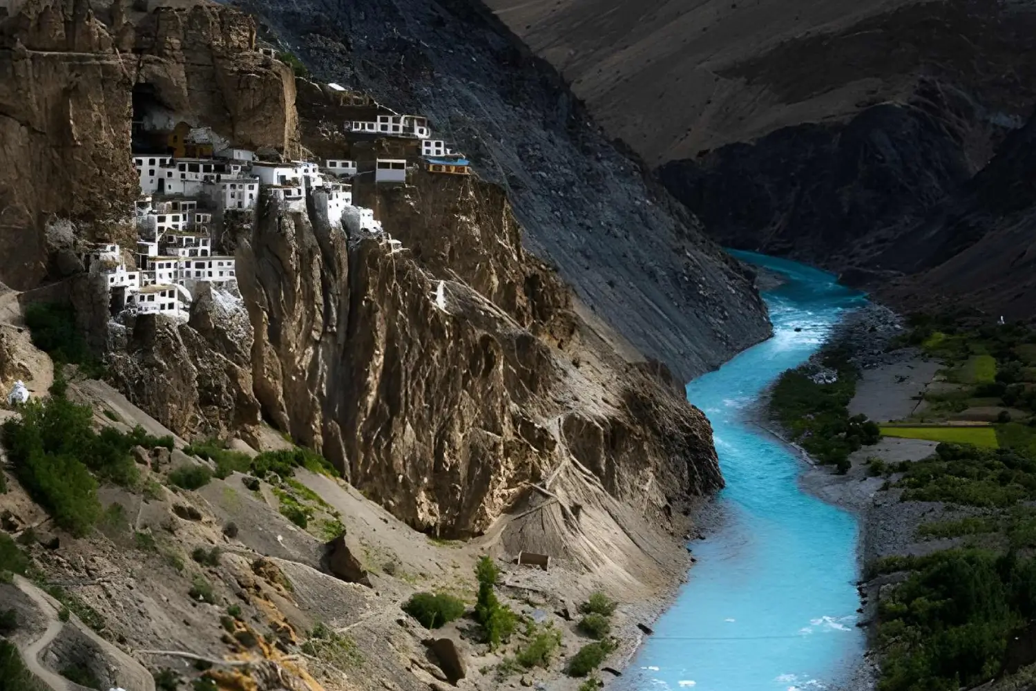 Phuktal Monastery & Lugnak Valley (Zanskar)