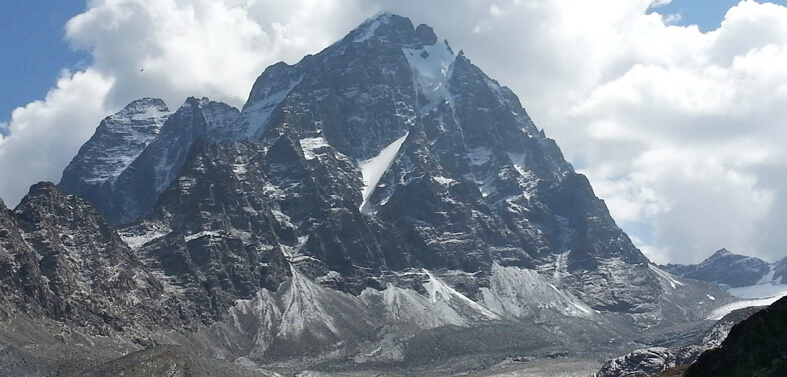 Manimahesh Kailash Trekking Tours