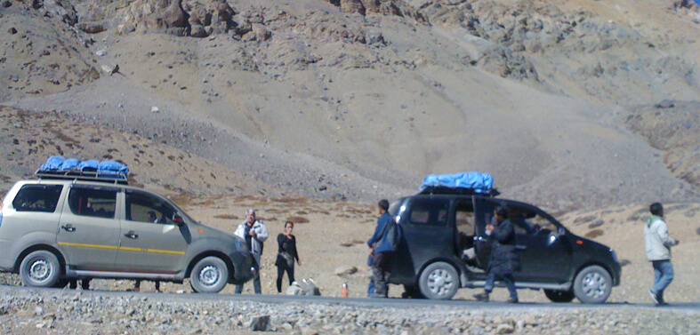 Pangong Lake Jeep Safari Tour with Nubra Valley