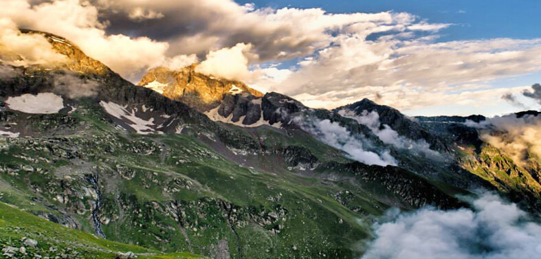 Sach Pass Trek